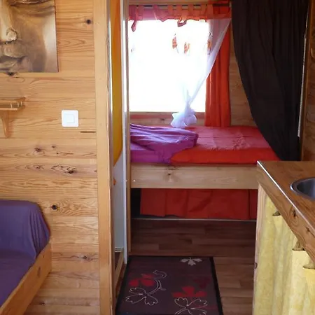 Camping Nature Au-dela Des Nuages Campsite Rauret