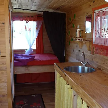 Campeggio Camping Nature Au-dela Des Nuages Rauret